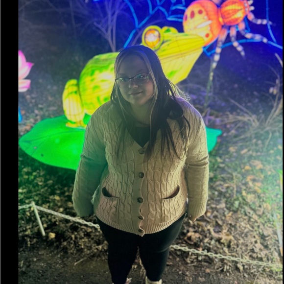 Meet your Posher, Ally - Picture 6 of 6